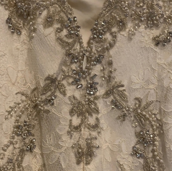 ✨HP✨Watters Paola lace and beaded wedding dress in ivory - Picture 9 of 15